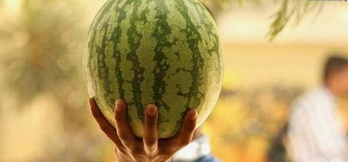 揭秘娱乐圈幕后：明星私下的真实一面与舆论风暴 🌟