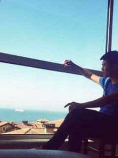 娱乐圈吃瓜新视角：爱与爱的本质为何成争议焦点？